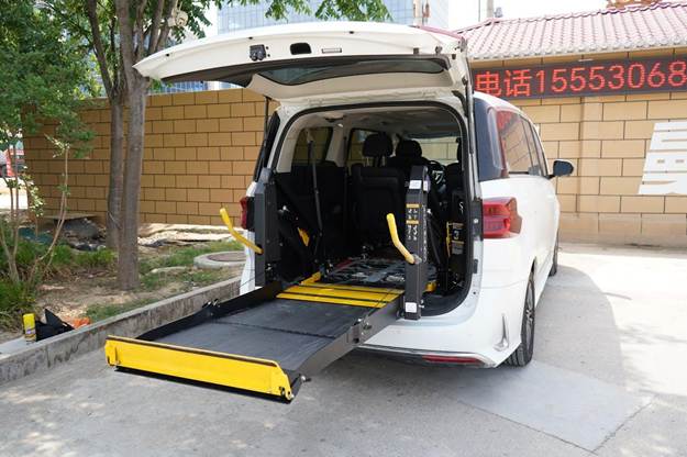 Alt: accessible van
Caption: Honest and disability-specific reviews create trust. Image Credit: https://www.pexels.com/photo/a-wheelchair-lifter-on-the-back-of-a-minibus-24415252/
