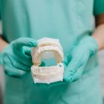 How to Keep Your Dentures Fresh with Liquid Denture Cleaner